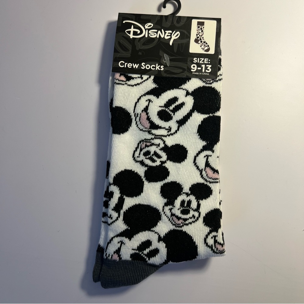 🆕 Disney Mickey Mouse Crew Socks (Size 9-13)